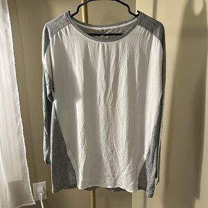 Lou&Grey casual long sleeve top. Size XS. Worn once.